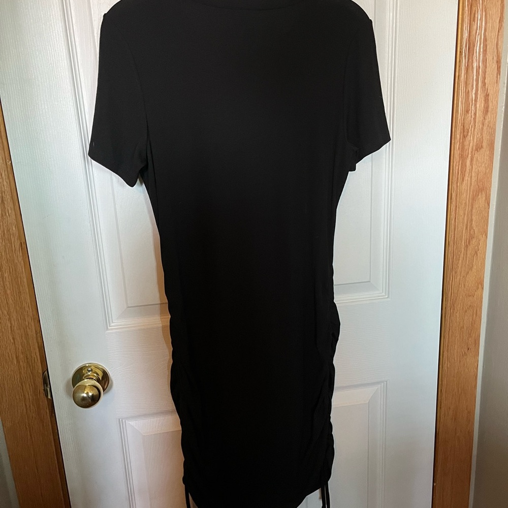 H&M dress - Picture 4 of 4